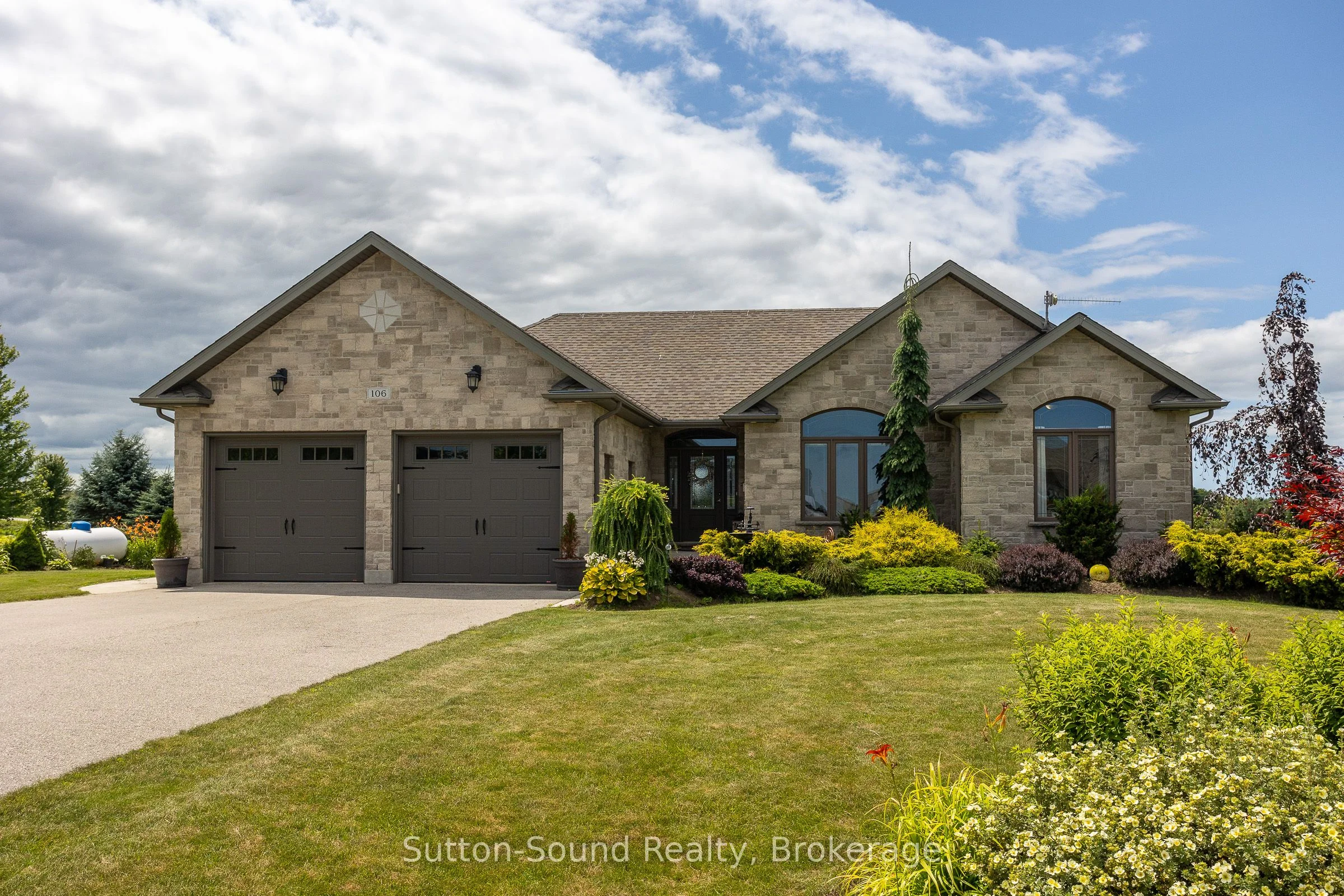 106 Neerhof Lane, Georgian Bluffs, ON N4K 5N7