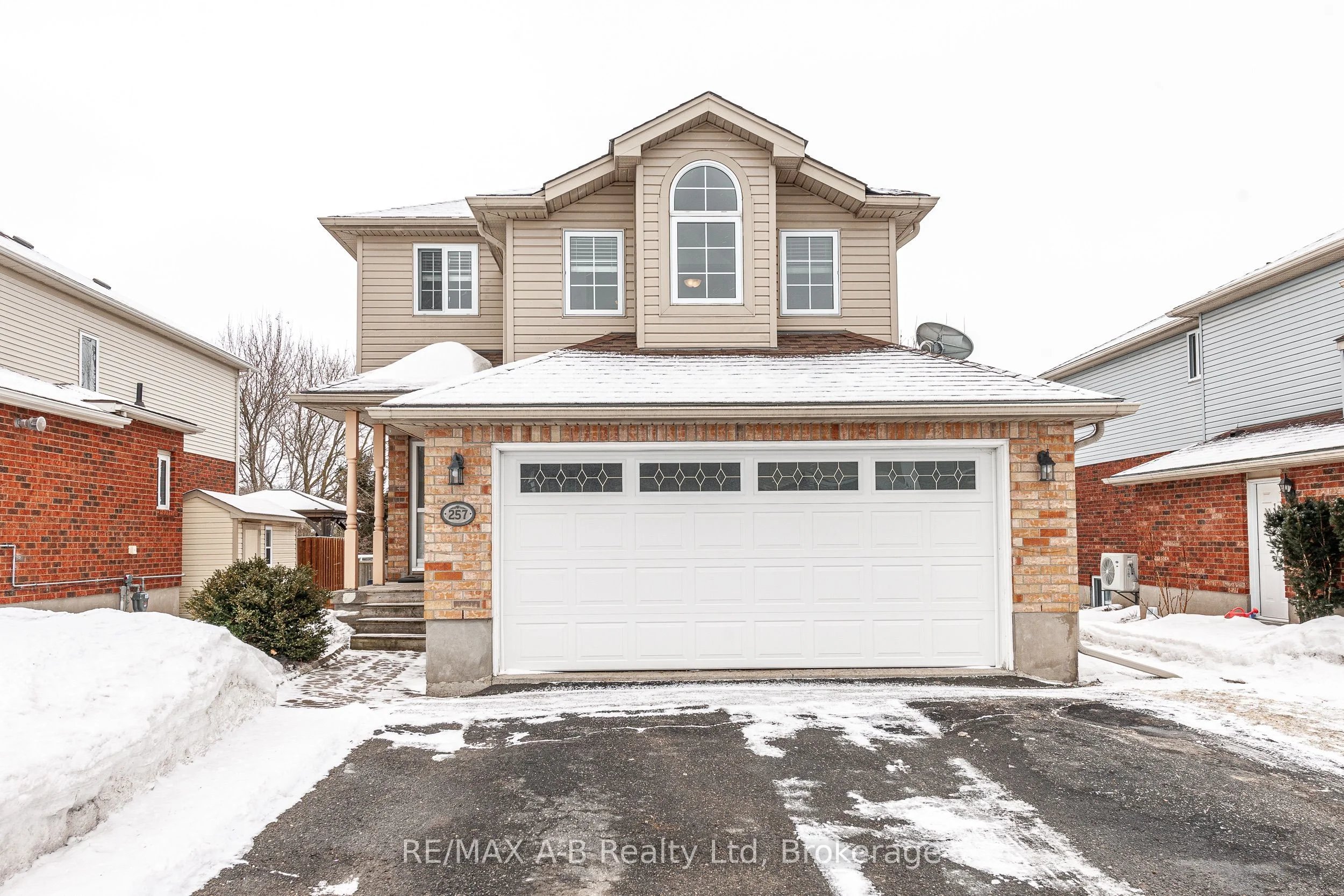 Detached in Wilmot