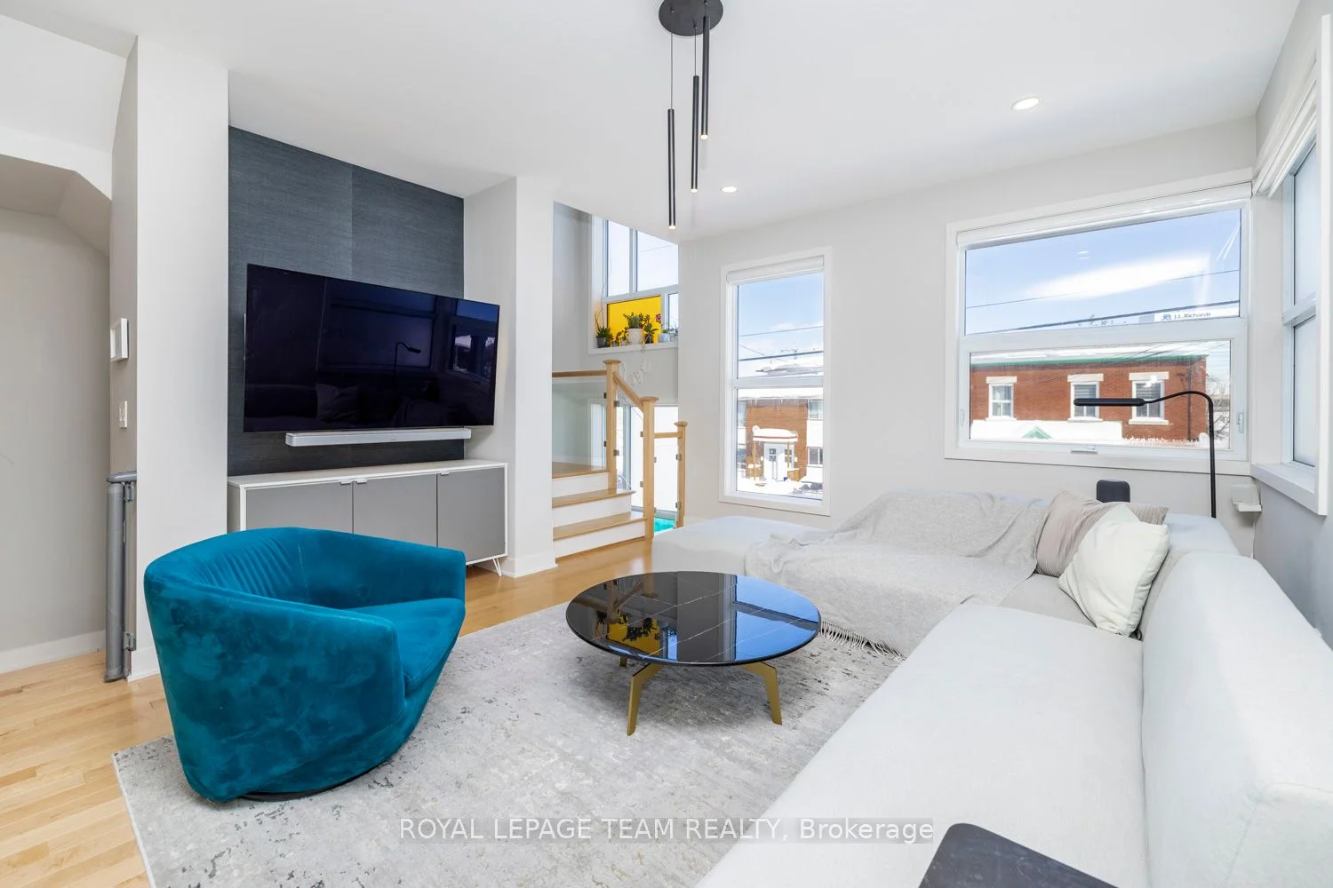 8 Champagne Avenue S, Dows Lake - Civic Hospital and Area, ON K1S 4P2
