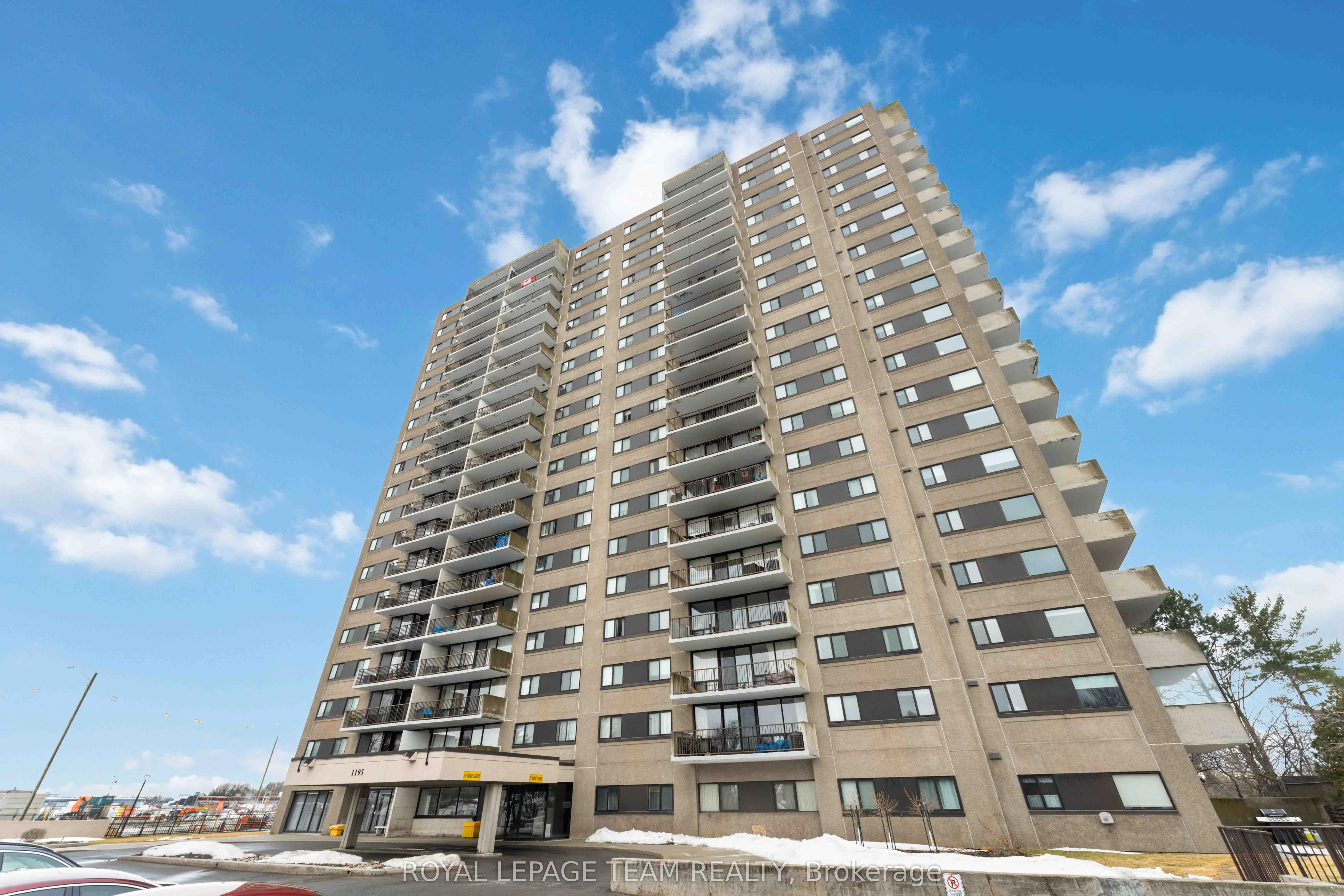 1195 Richmond Road 1601, Woodroffe, On K2b 8e4