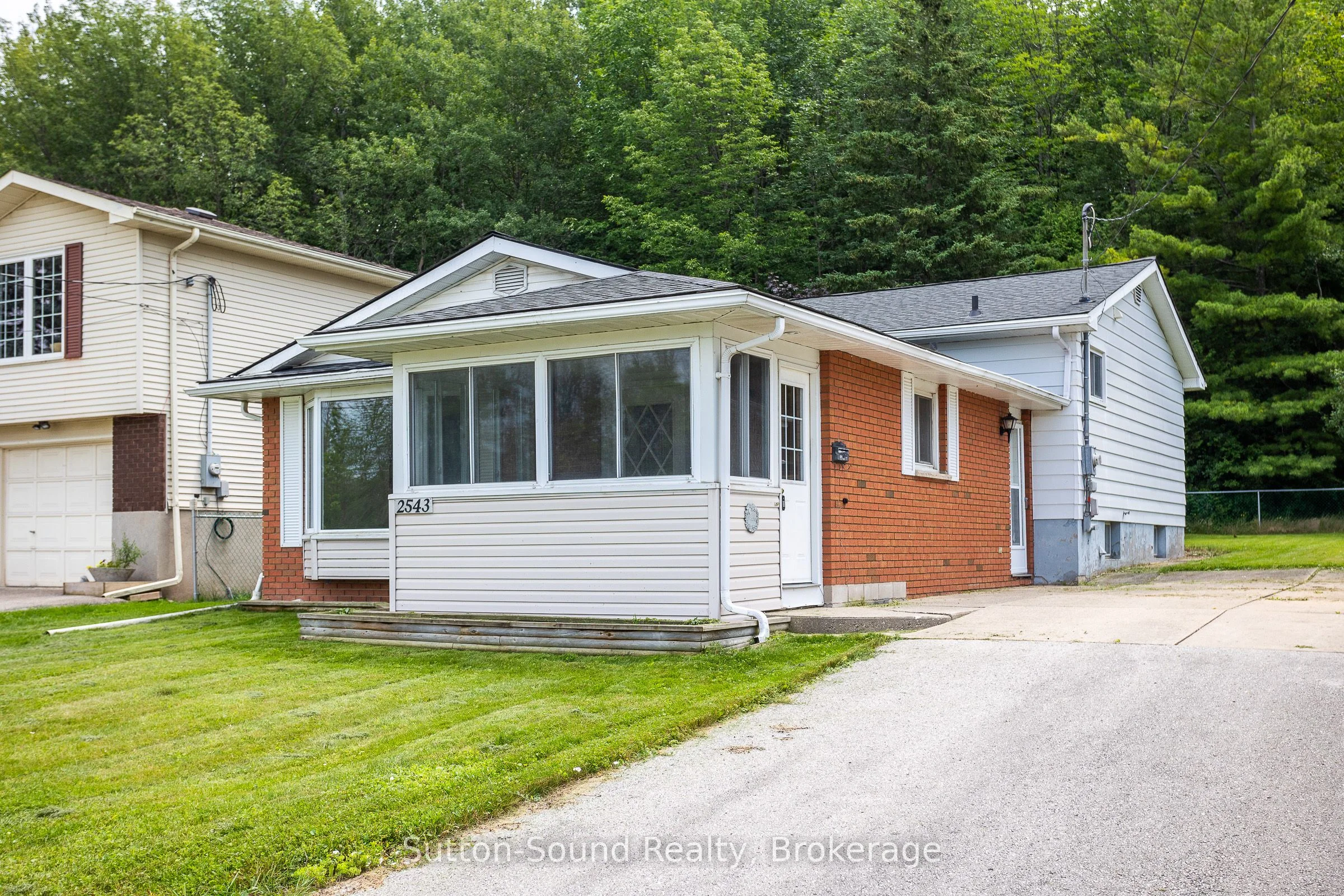 Detached in Owen Sound