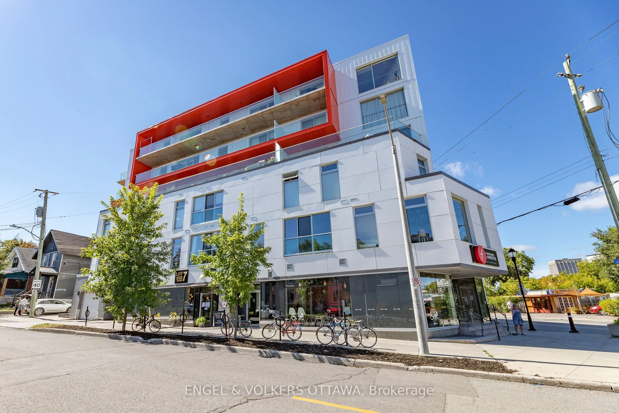 Condo Apartment in West Centre Town