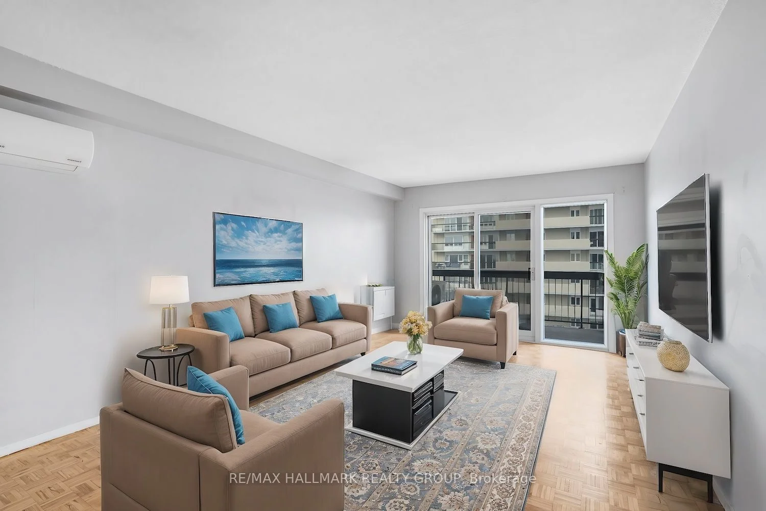 158B Mcarthur Avenue 805, Vanier and Kingsview Park, ON K1L 8C9