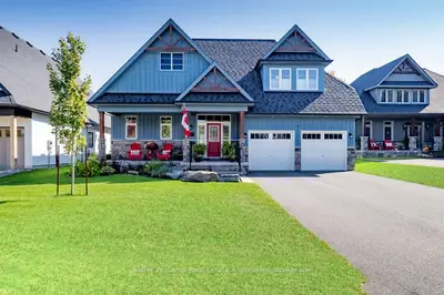 Detached in Gravenhurst