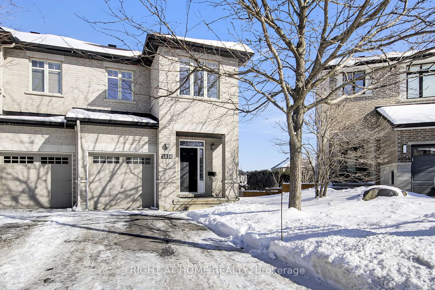 Att/Row/Townhouse in Kanata