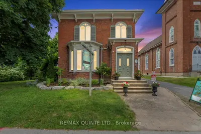 Detached in Prince Edward County