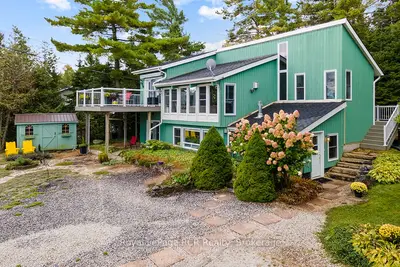 Detached in Northern Bruce Peninsula