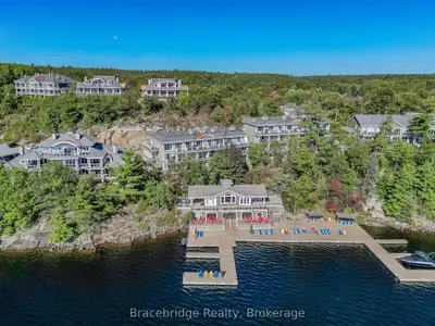Condo Apartment in Muskoka Lakes