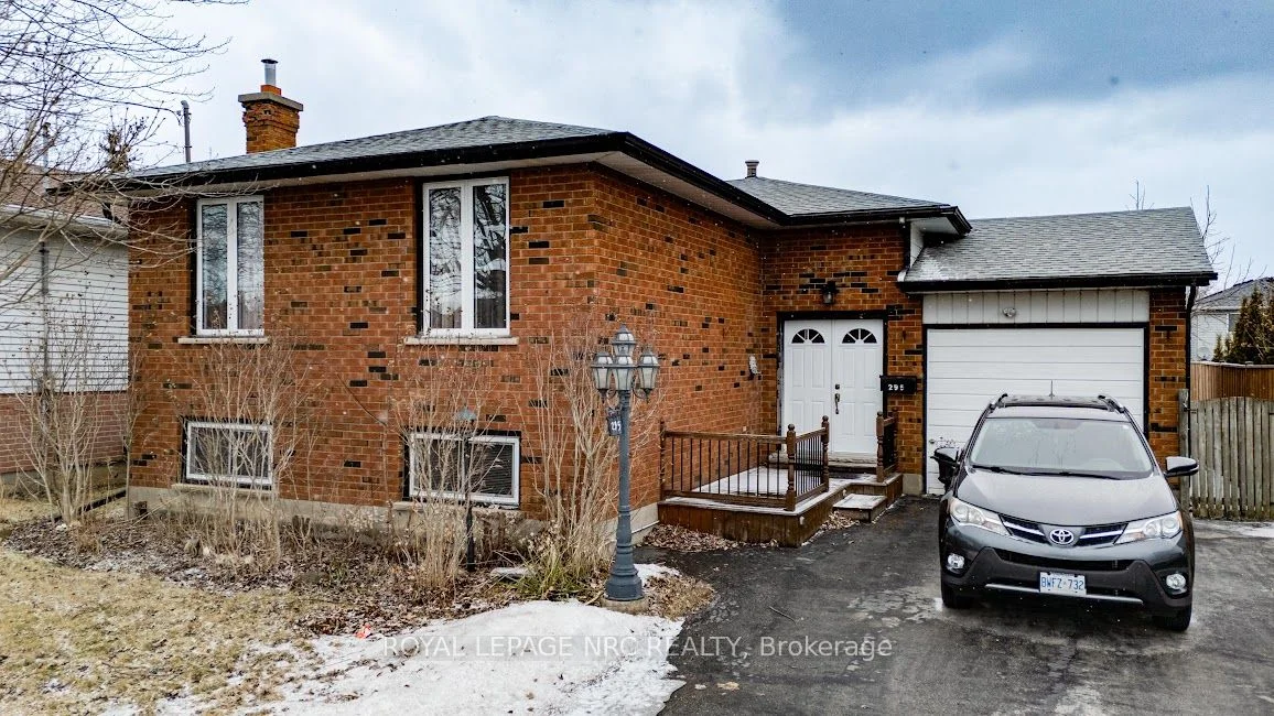 Detached in Port Colborne