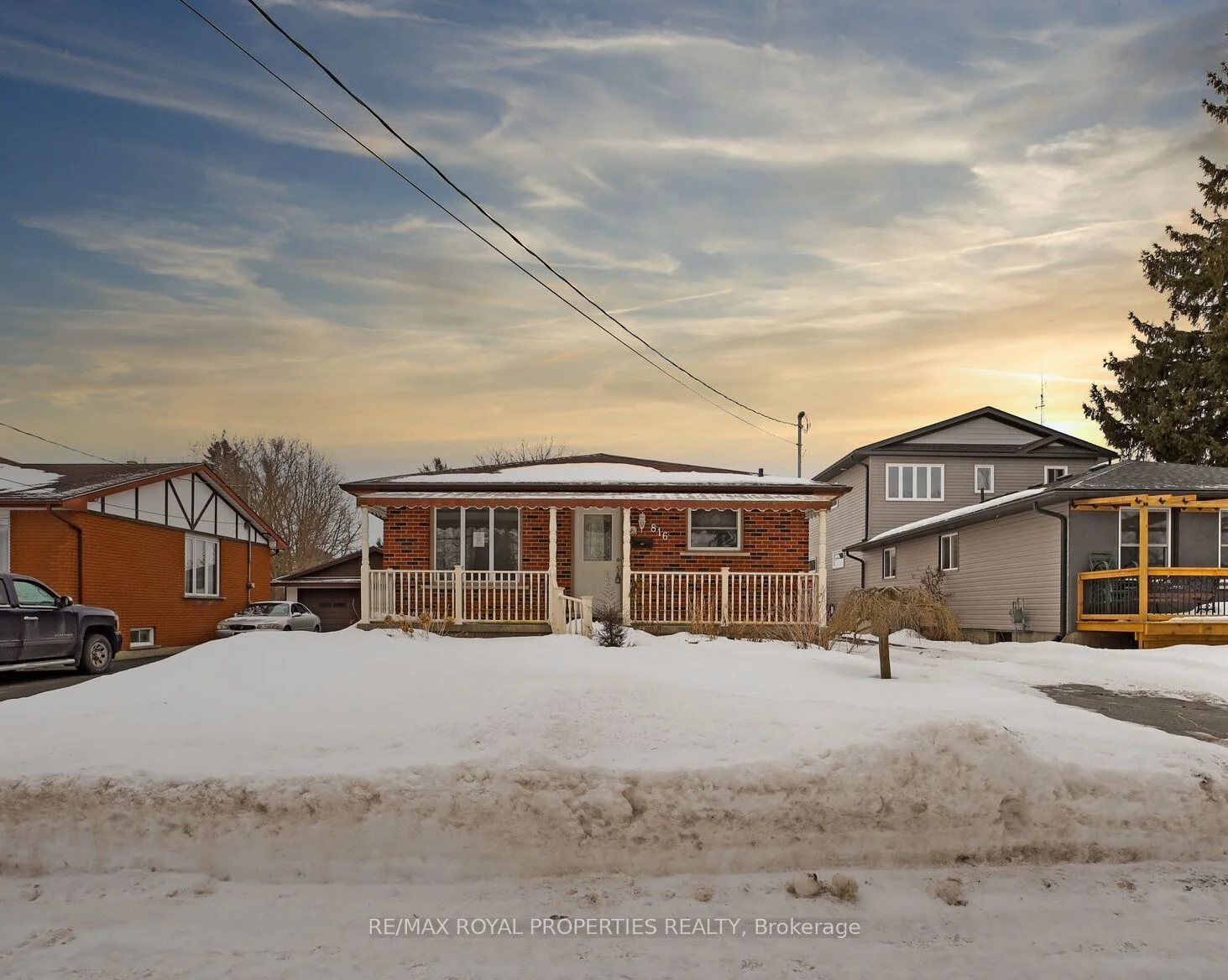 Detached in Woodstock