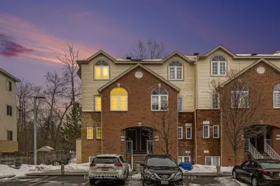 93 Steele Park, Cyrville - Carson Grove - Pineview, On, K1j 0j2