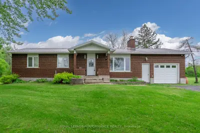 Detached in South Stormont