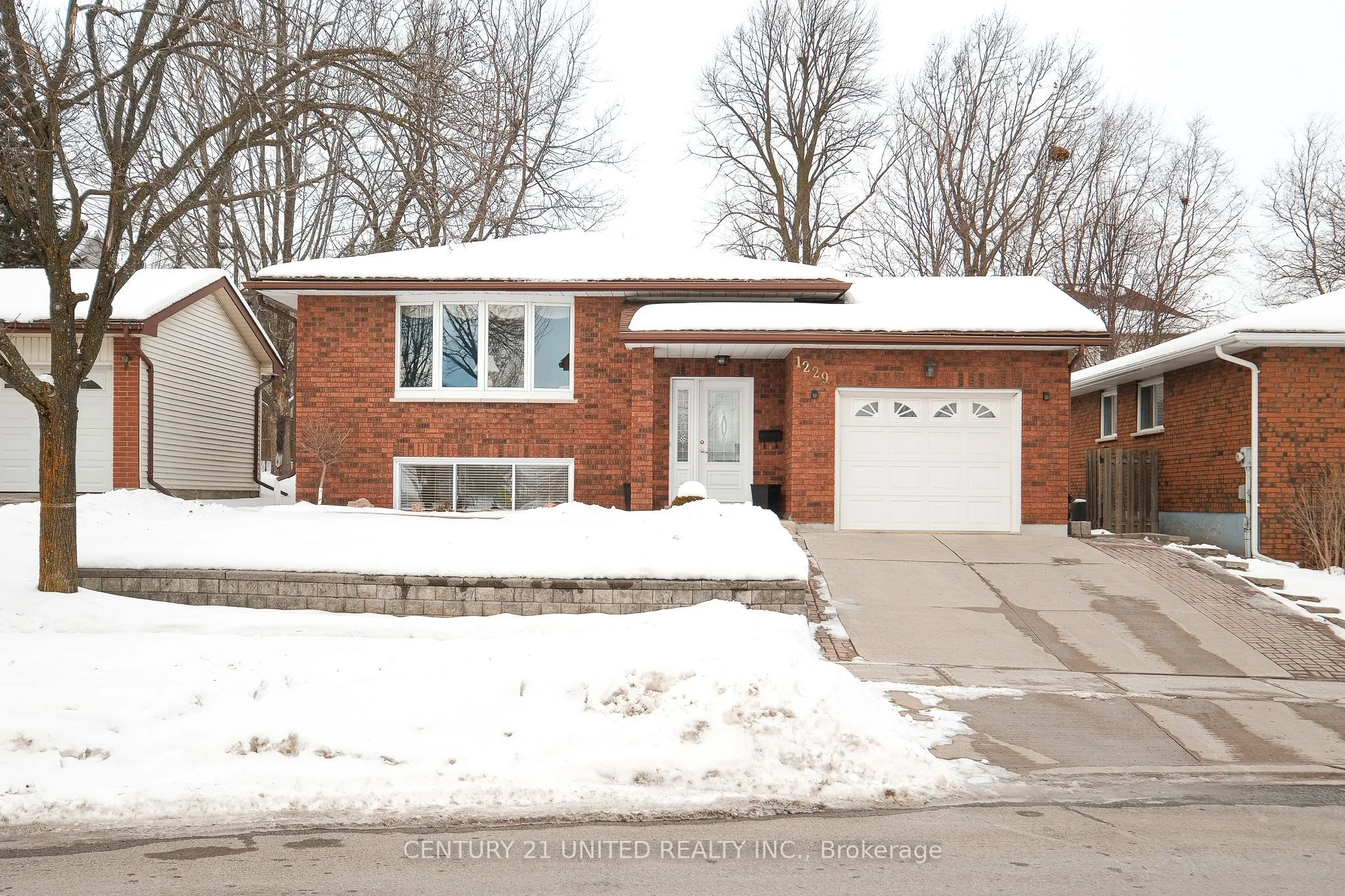 1229 Neptune Street, Peterborough, On K9h 7m1