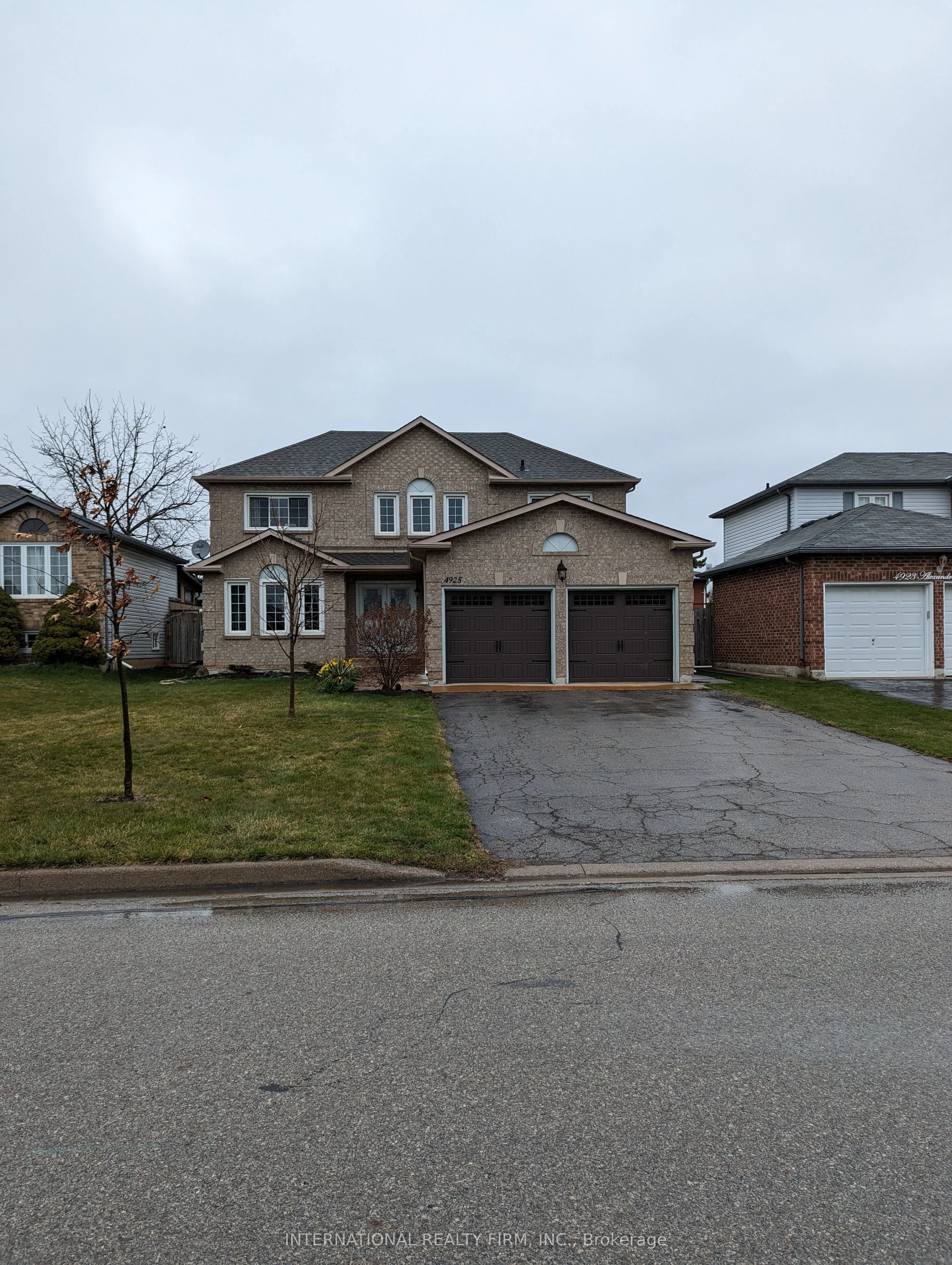 4925 Alexandra Avenue, Lincoln, On L0r 1b5