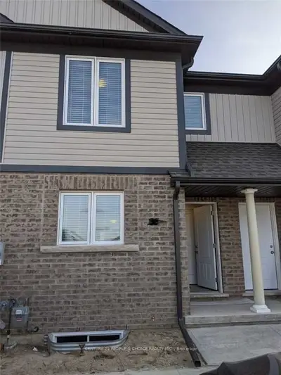 Att/Row/Townhouse in Niagara Falls