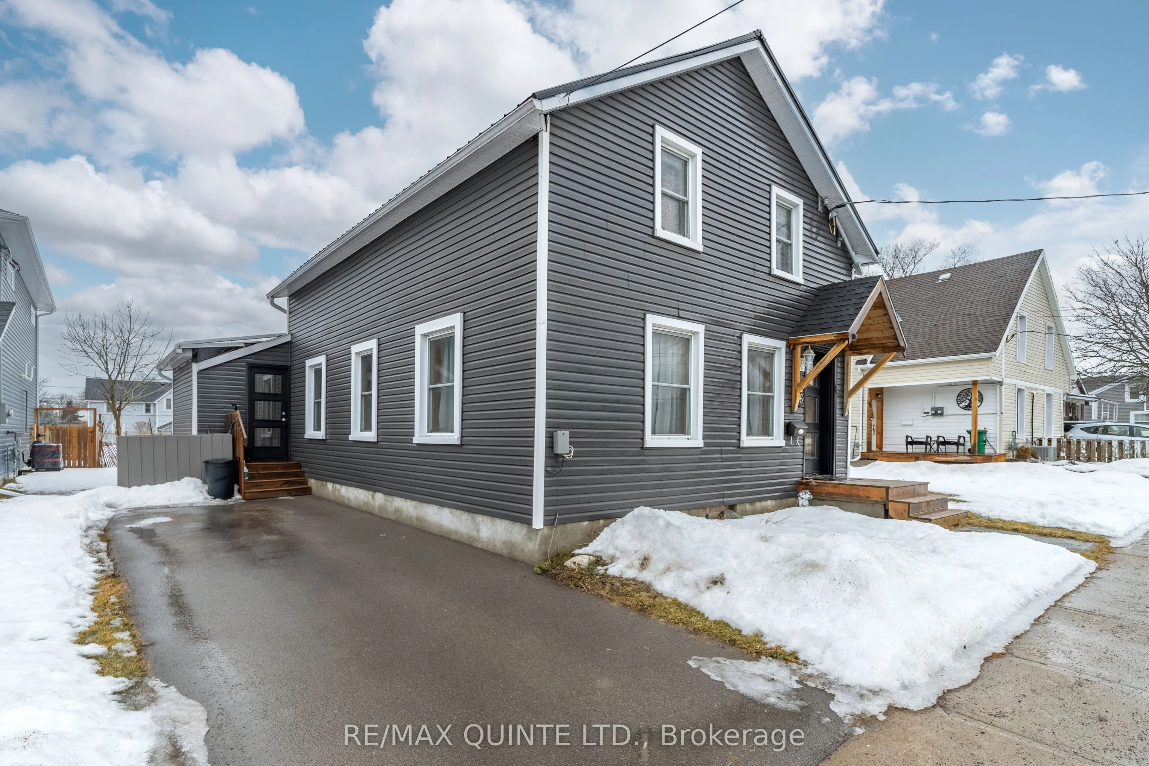Detached in Belleville