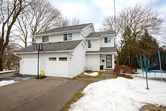 172 Mckeand Street, Ingersoll, On N5c 3h9