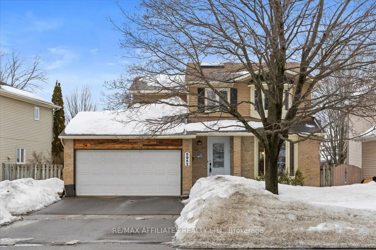 Detached in Orleans - Convent Glen and Area