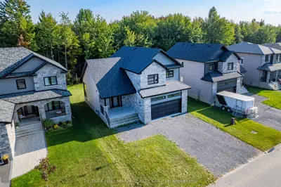 21 Dune Street S, The Nation, On K2j 6h3