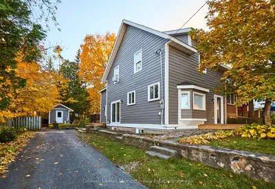 5 Minerva Street, Huntsville, On P1h 1w4