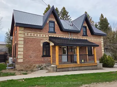 Duplex in Chatsworth