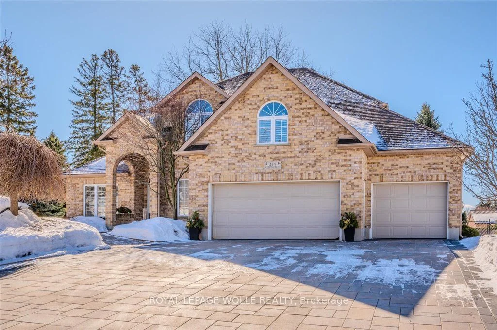 Detached in Wilmot