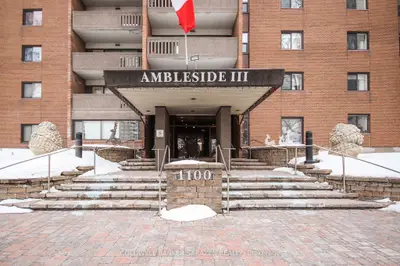 1100 Ambleside Drive 710, Woodroffe, On K2b 8g6