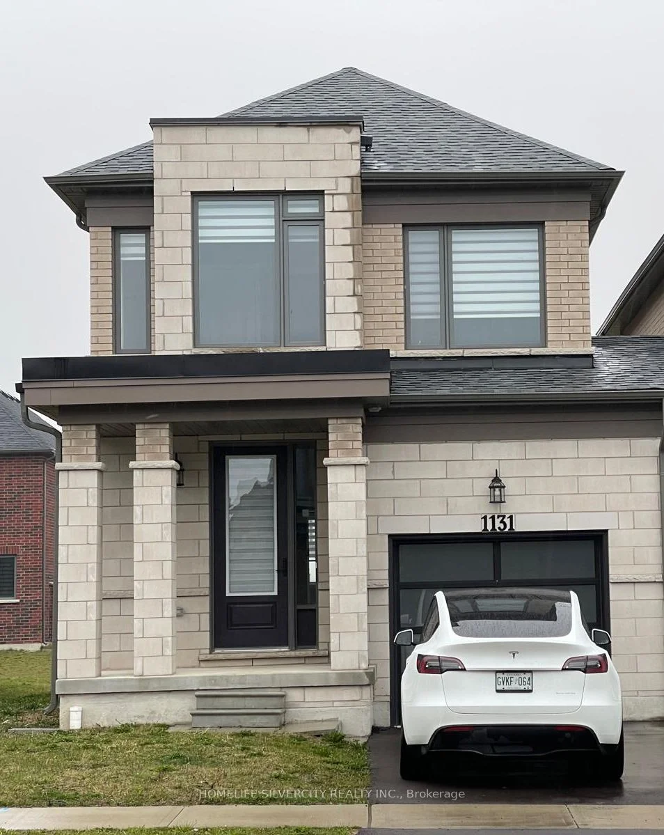 Att/Row/Townhouse in Woodstock