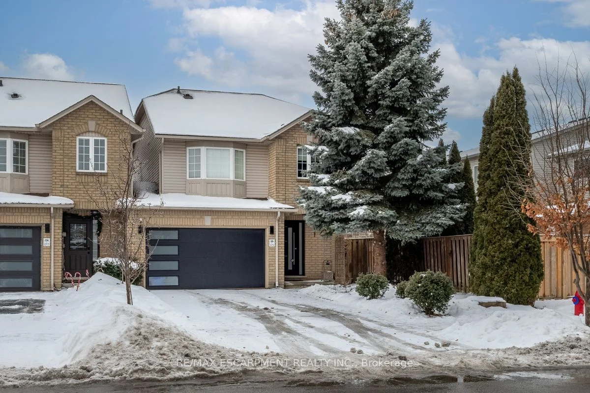 Att/Row/Townhouse in Hamilton