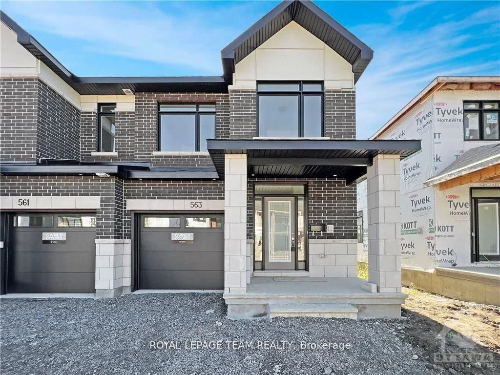 Att/Row/Townhouse in Leitrim