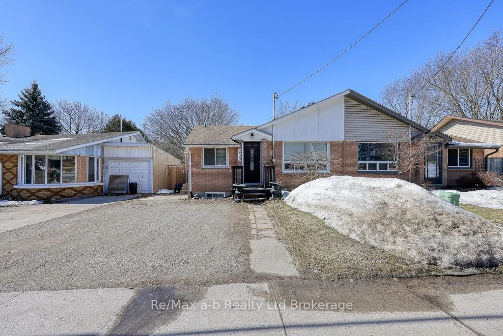 Semi-Detached in Woodstock