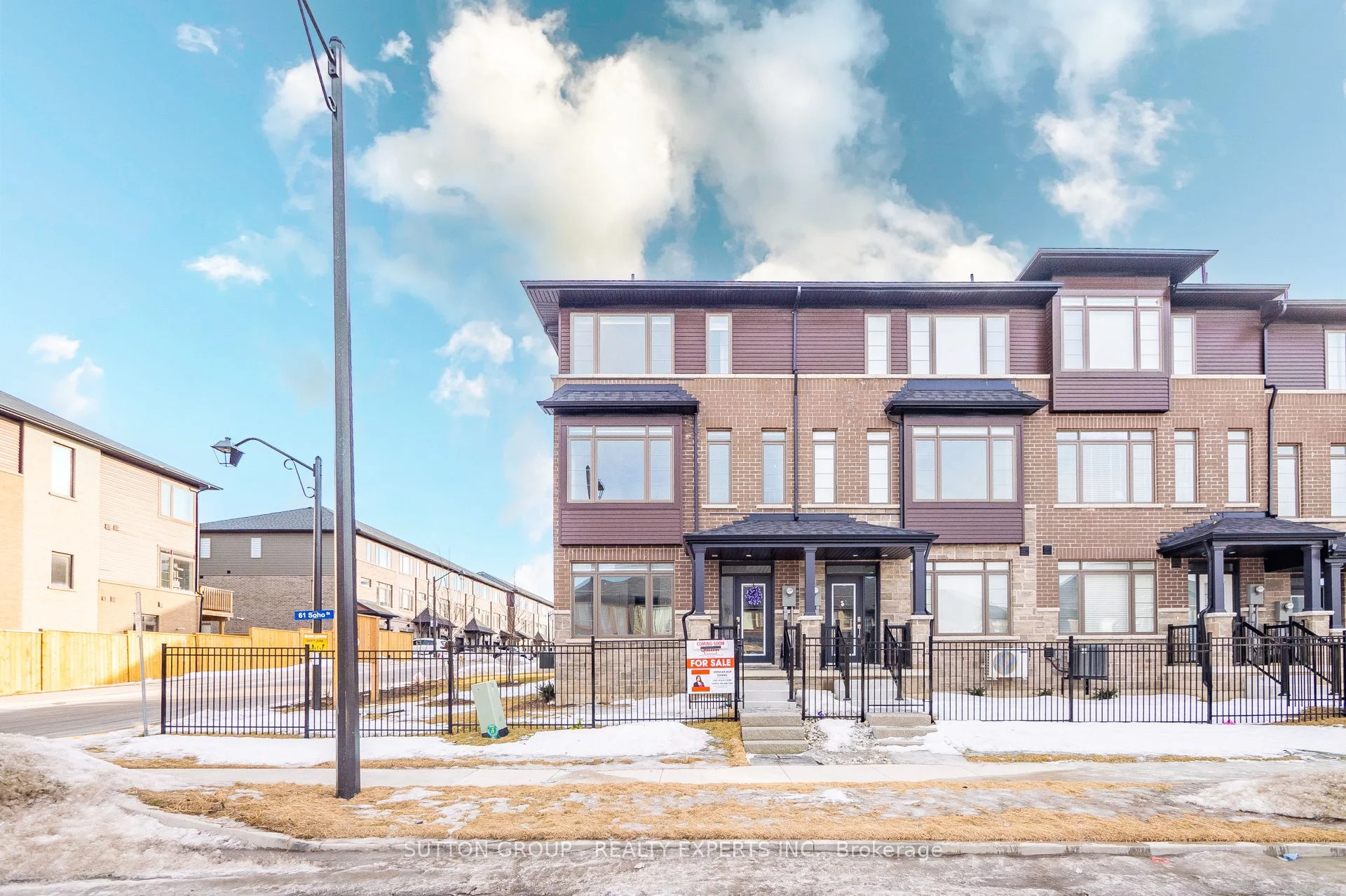Att/Row/Townhouse in Hamilton