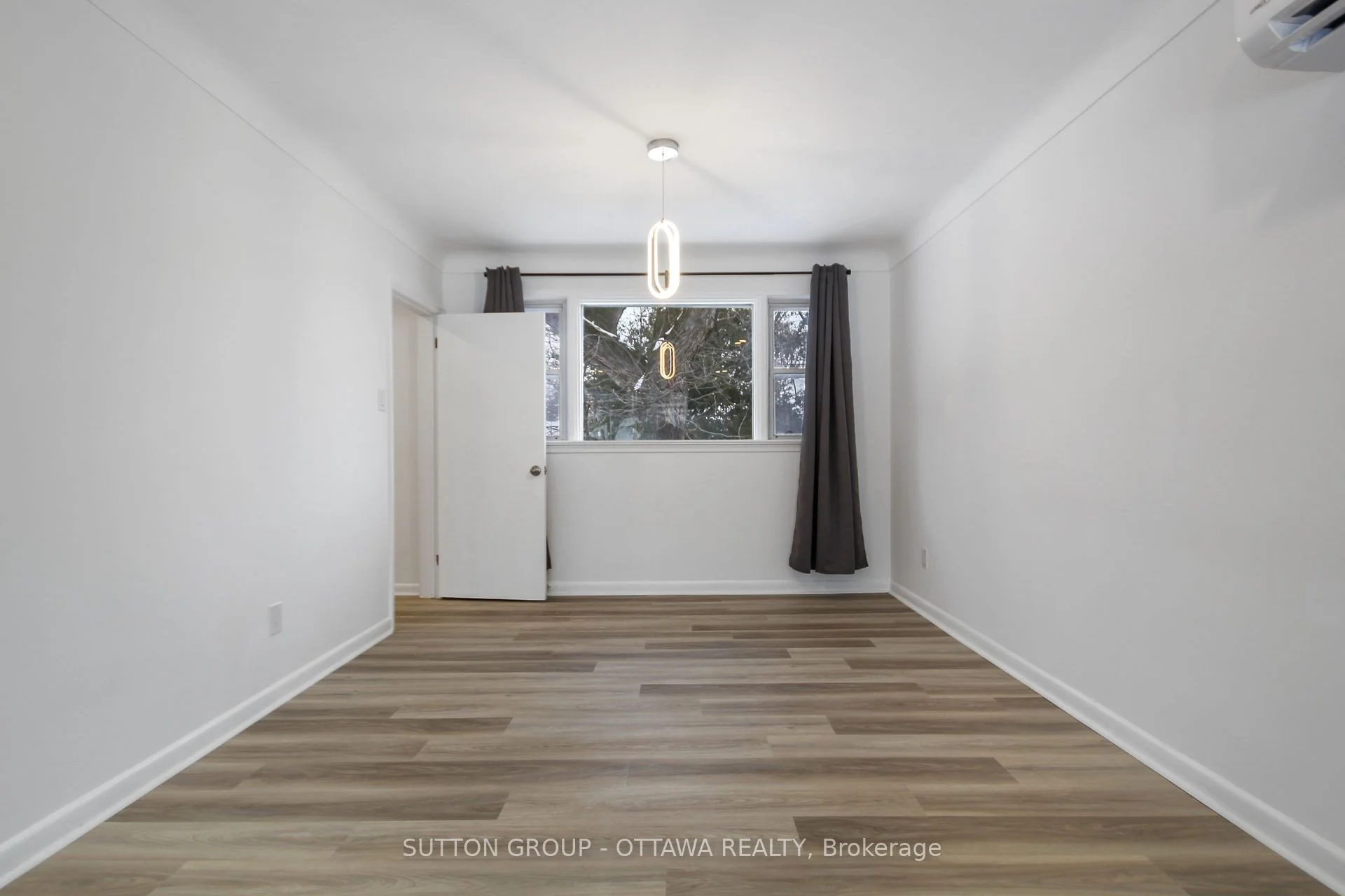 839 Colson Avenue A - Main Level, Elmvale Acres and Area, ON K1G 1R6
