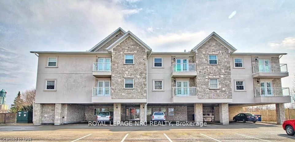 Condo Apartment in Niagara Falls
