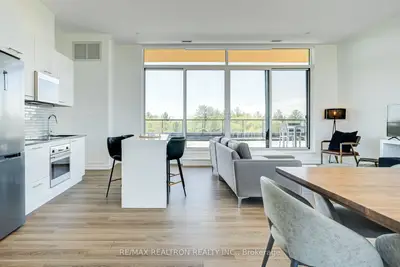 Condo Apartment in Gravenhurst