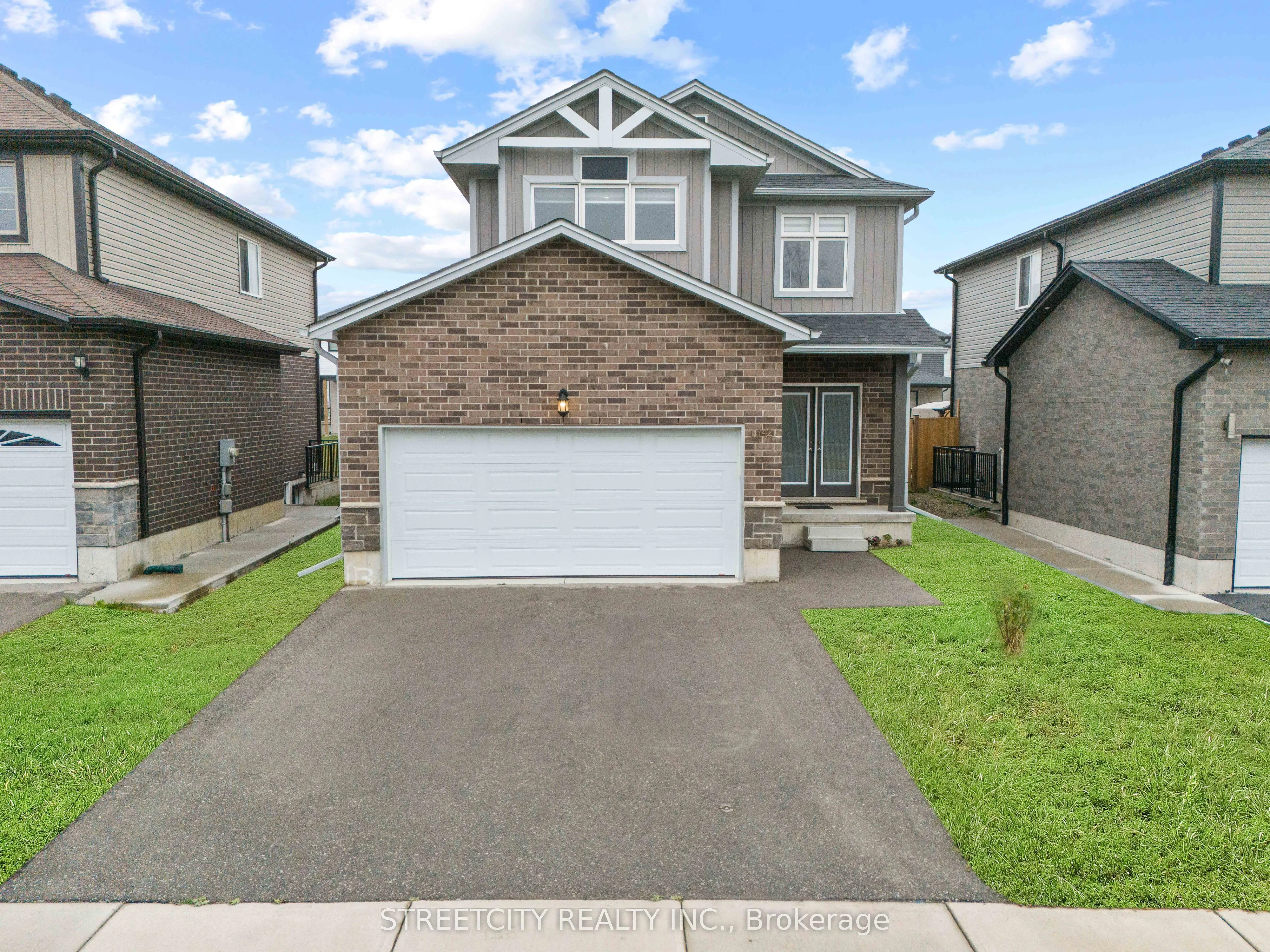 1542 Applerock Avenue E, London North, On N6g 0x4