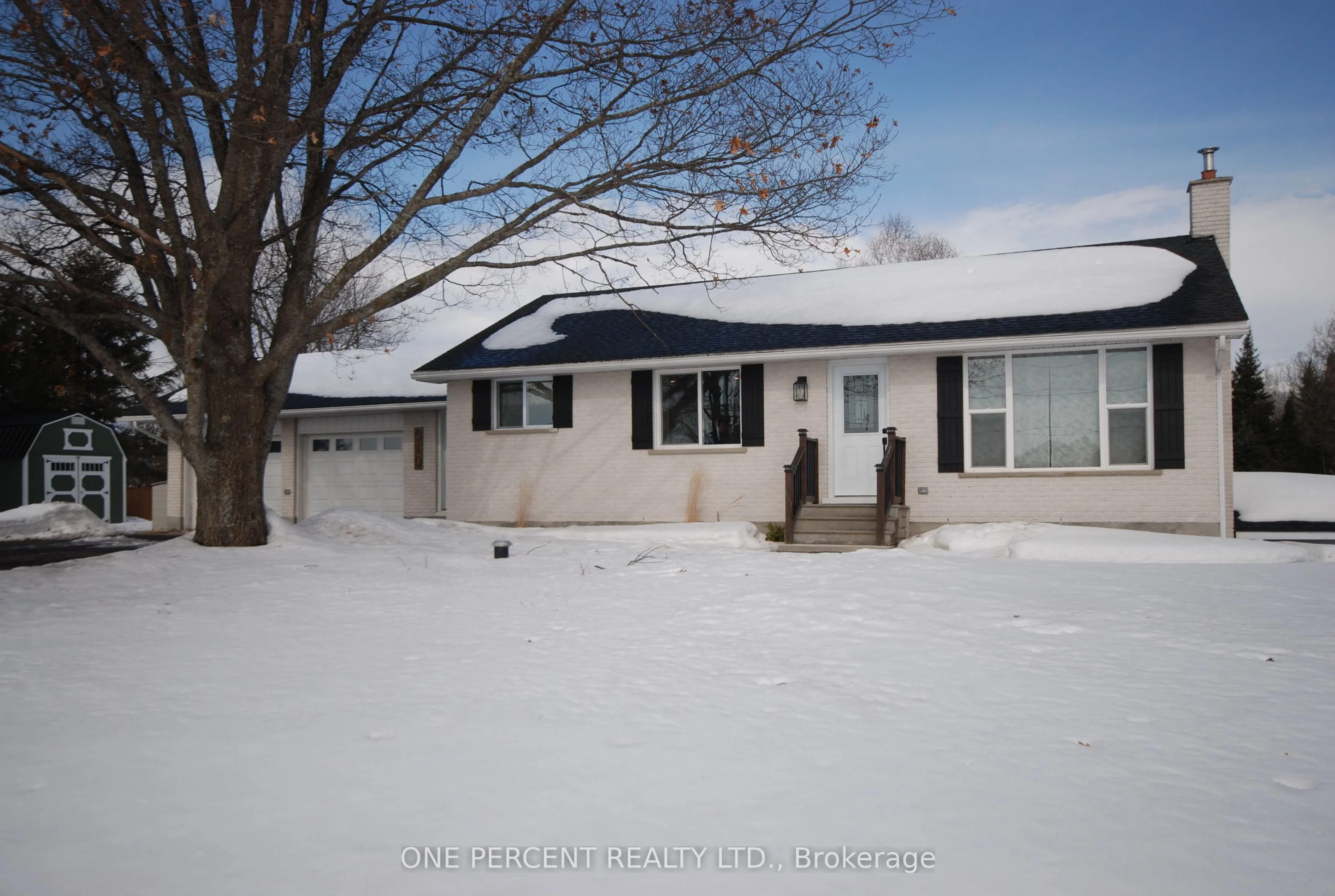 Detached in Laurentian Valley