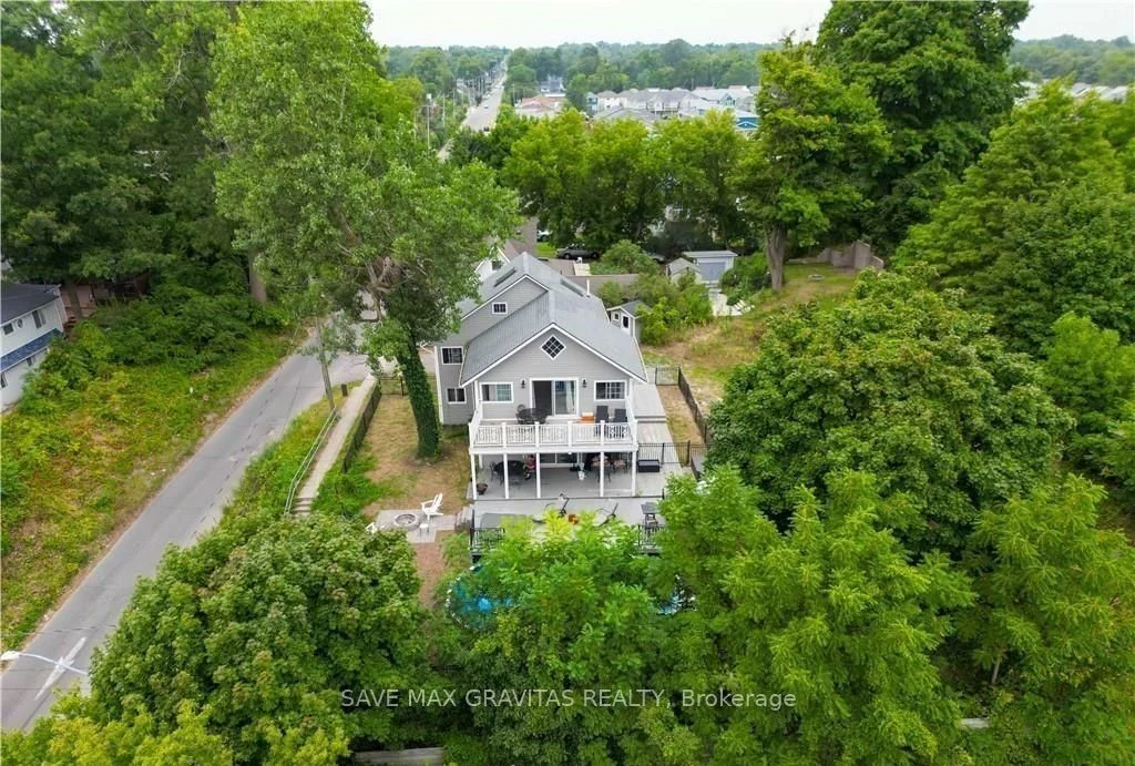 Detached in Fort Erie