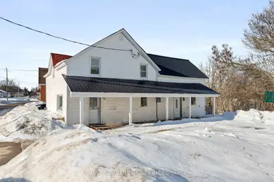Duplex in McNab/Braeside