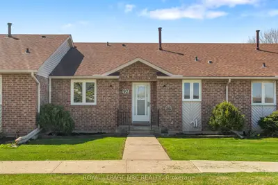 Condo Townhouse in St. Catharines