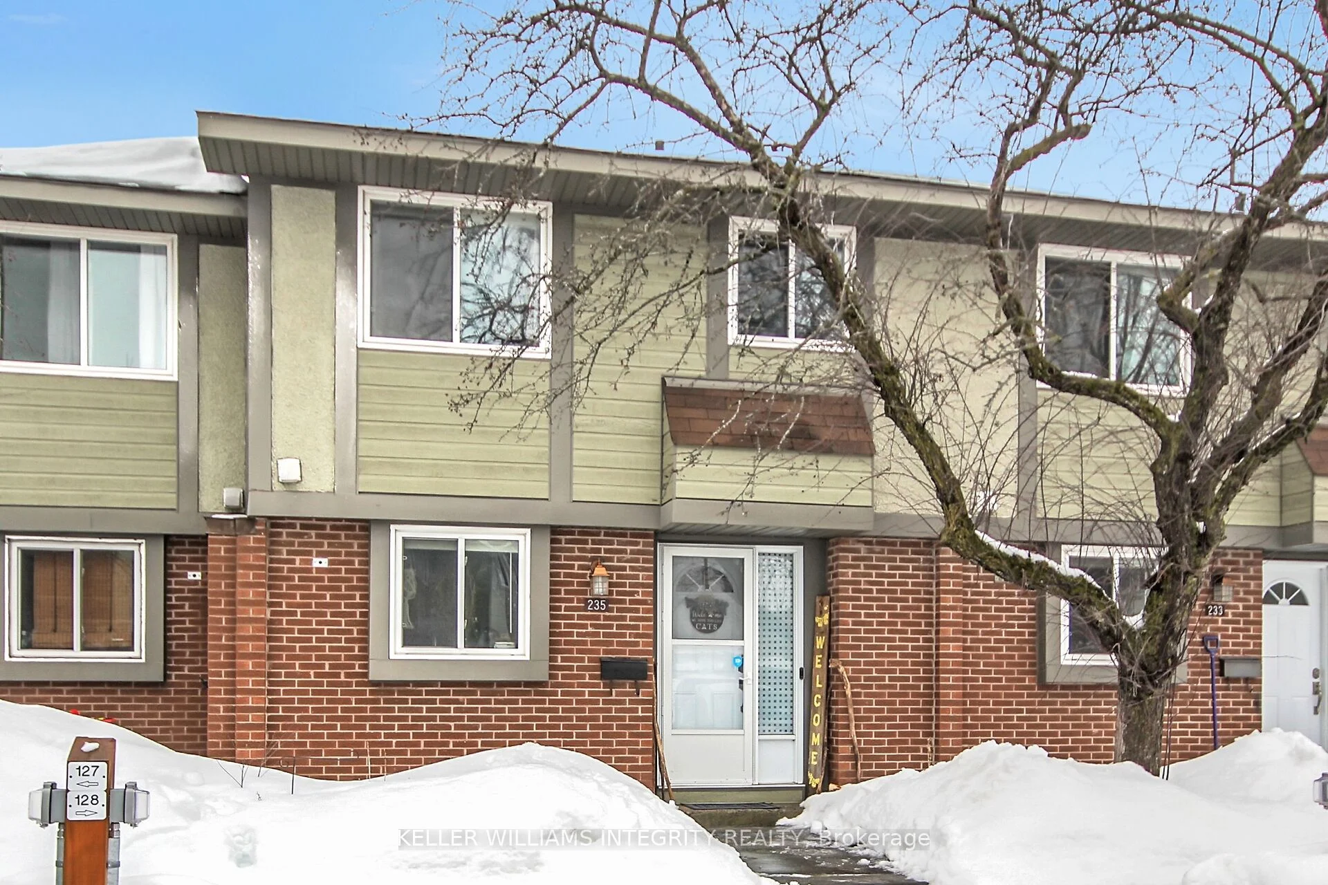 Condo Townhouse in Kanata
