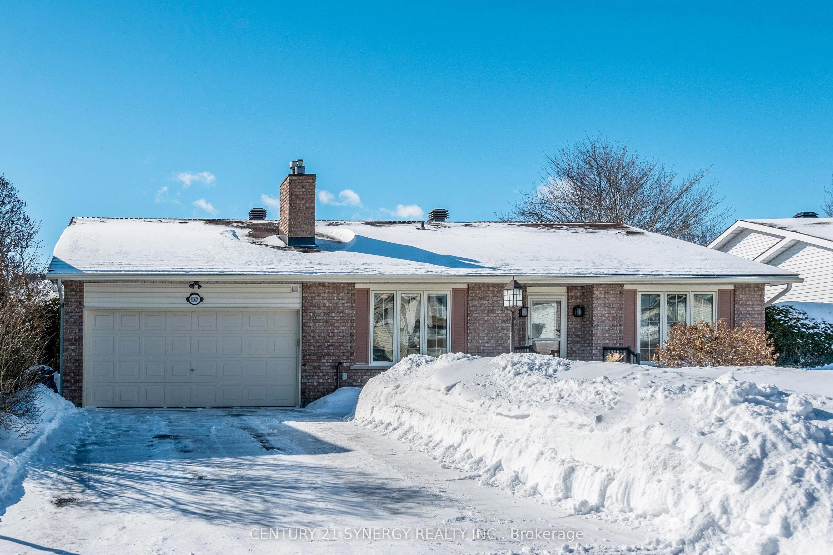 Detached in South of Baseline to Knoxdale