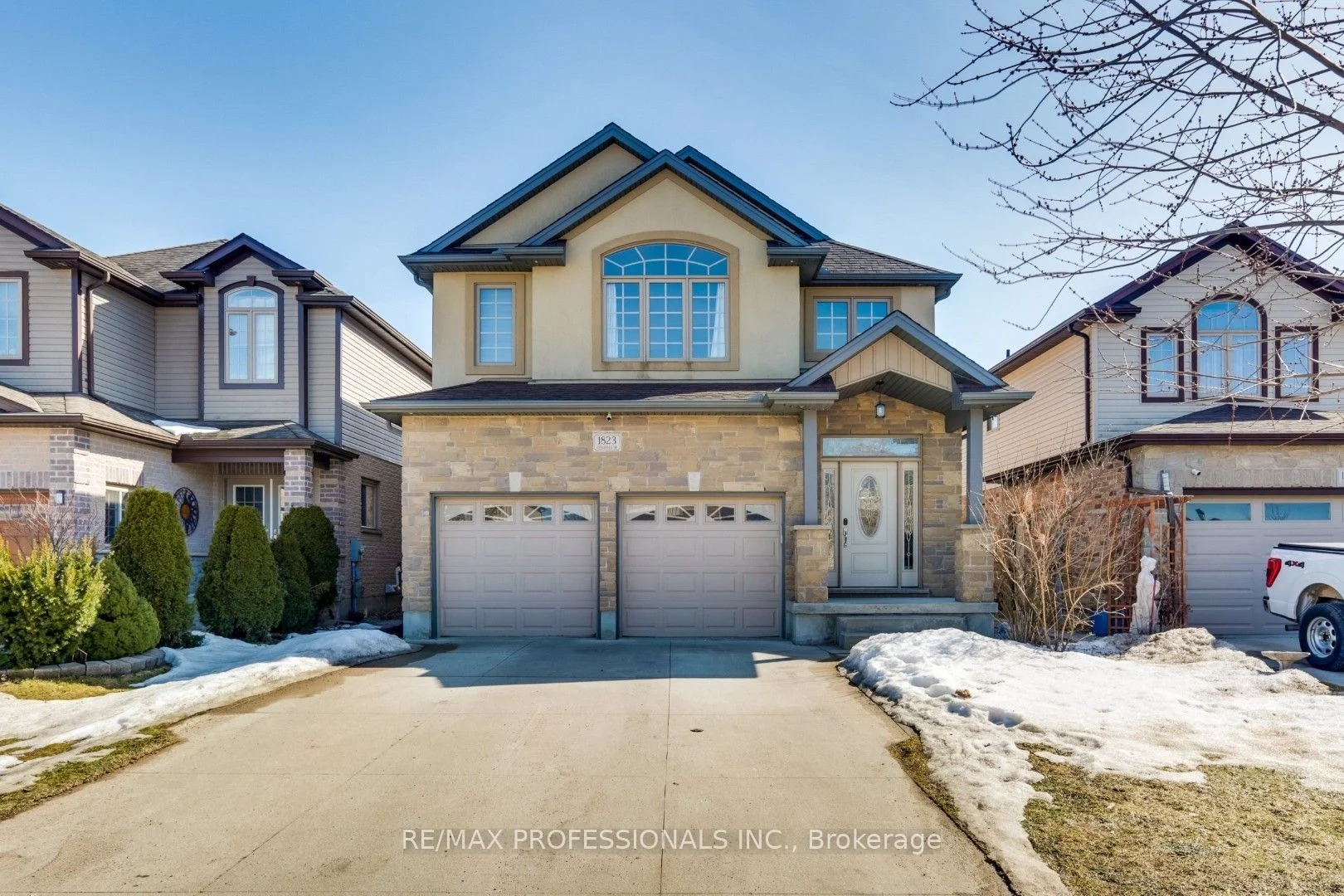 1823 Cedarpark Drive, London North, On N5x 0h9