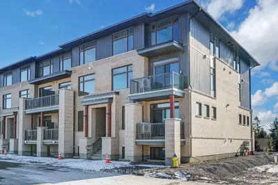 Condo Townhouse in Barrhaven