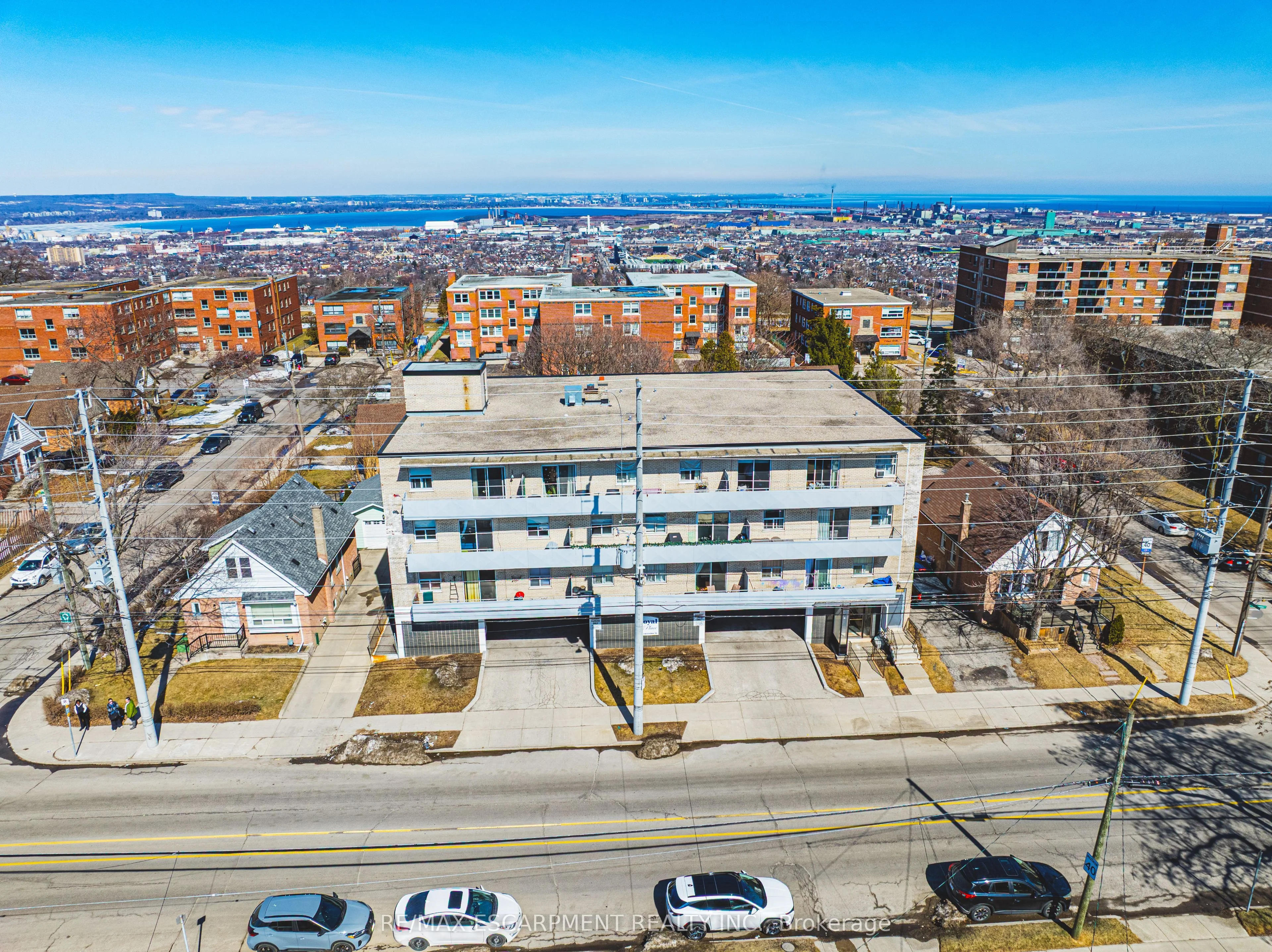 Condo Apartment in Hamilton