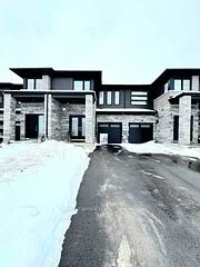 Att/Row/Townhouse in Niagara Falls
