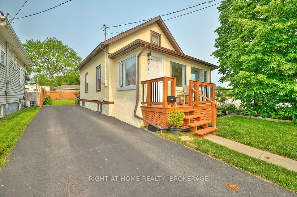 4367 Homewood Avenue, Niagara Falls, ON L2E 4X3
