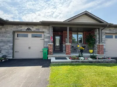 Condo Townhouse in Goderich