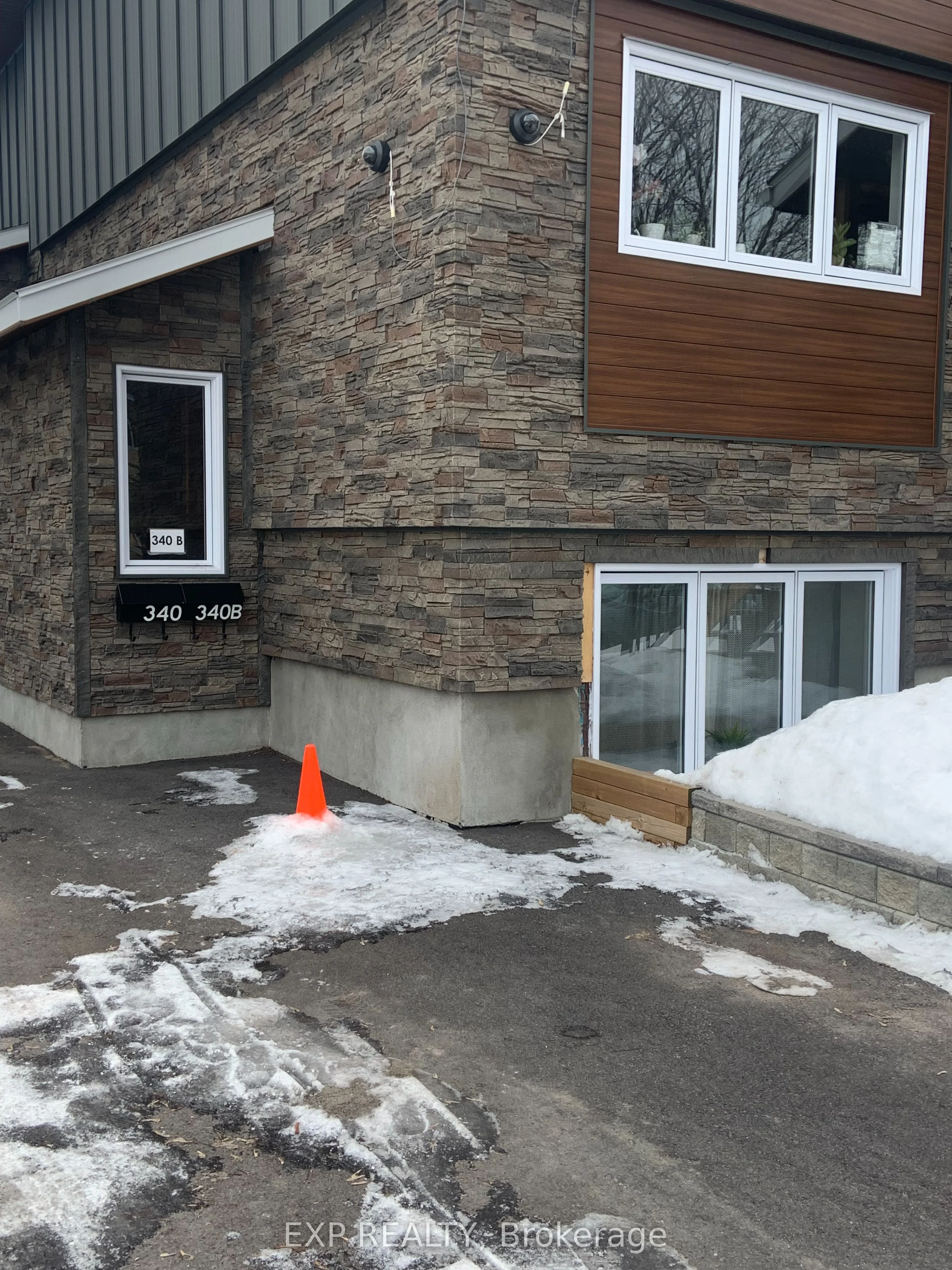 340 Queen Mary Street B, Overbrook - Castleheights and Area, ON K1K 1W9