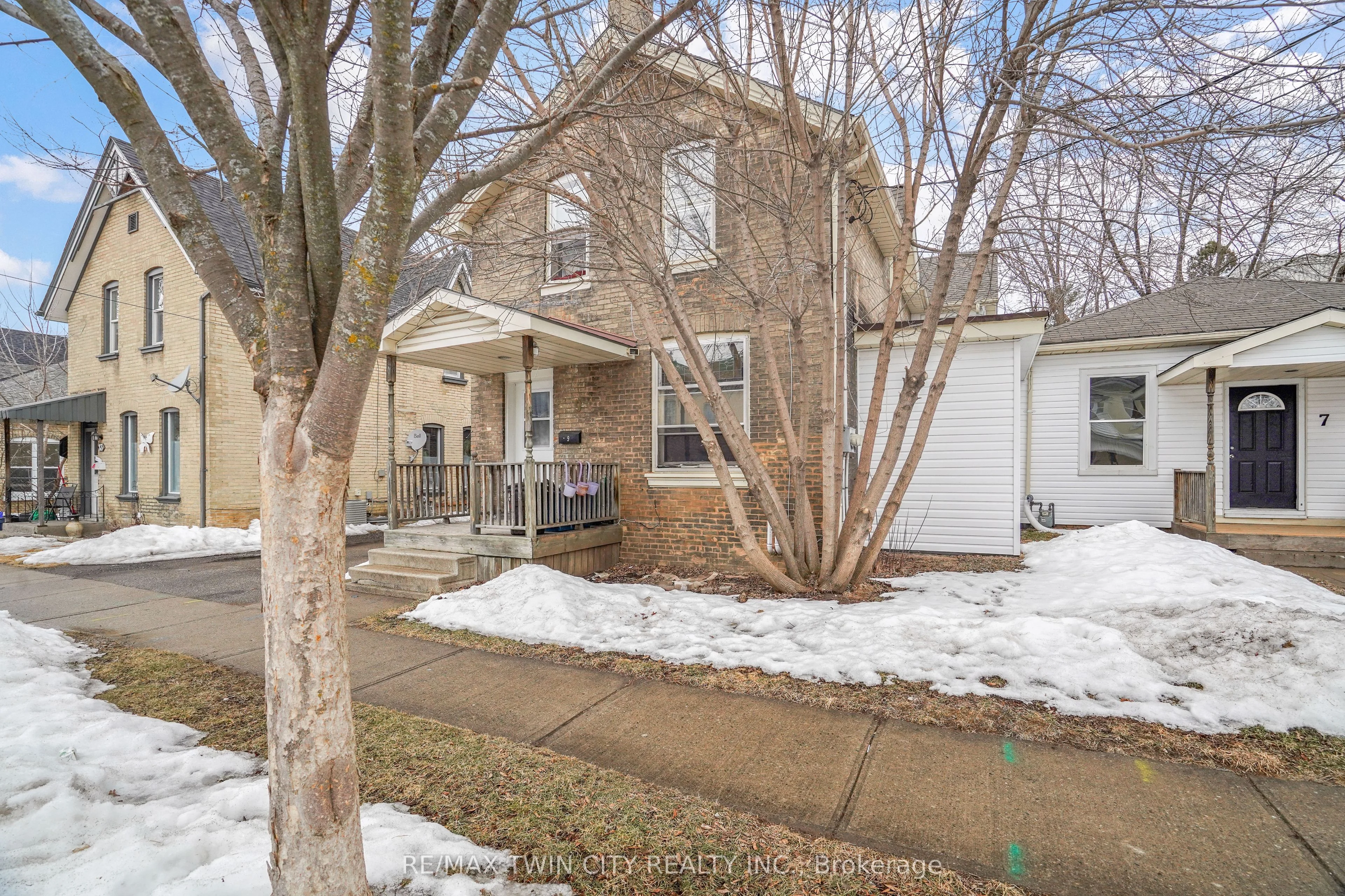 Triplex in Brantford
